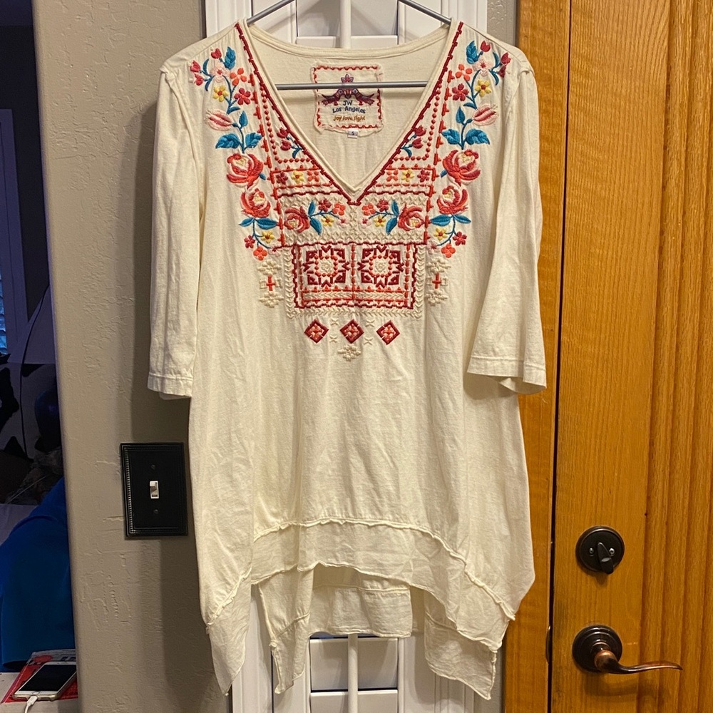 Johnny Was Los Angeles Joy Love Light embroidered top